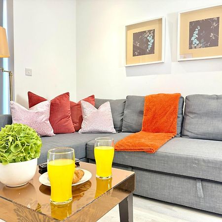 Hazel 1-Bedroom Cousy Flat, Parking, Wifi, Prime Location, Close To Blenheim Palace & Oxford Kidlington Esterno foto