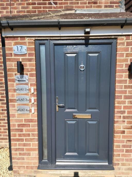 Hazel 1-Bedroom Cousy Flat, Parking, Wifi, Prime Location, Close To Blenheim Palace & Oxford Kidlington Esterno foto