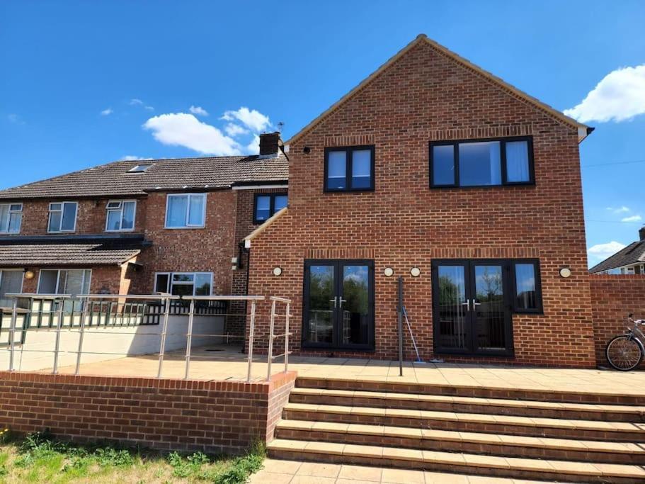 Hazel 1-Bedroom Cousy Flat, Parking, Wifi, Prime Location, Close To Blenheim Palace & Oxford Kidlington Esterno foto