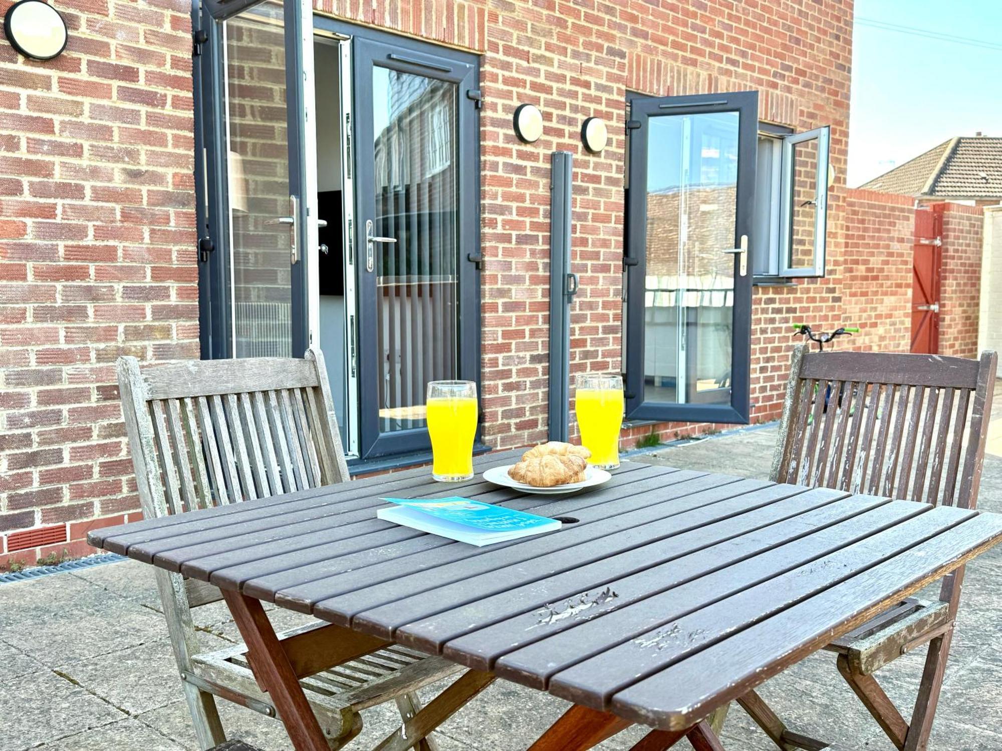 Hazel 1-Bedroom Cousy Flat, Parking, Wifi, Prime Location, Close To Blenheim Palace & Oxford Kidlington Esterno foto