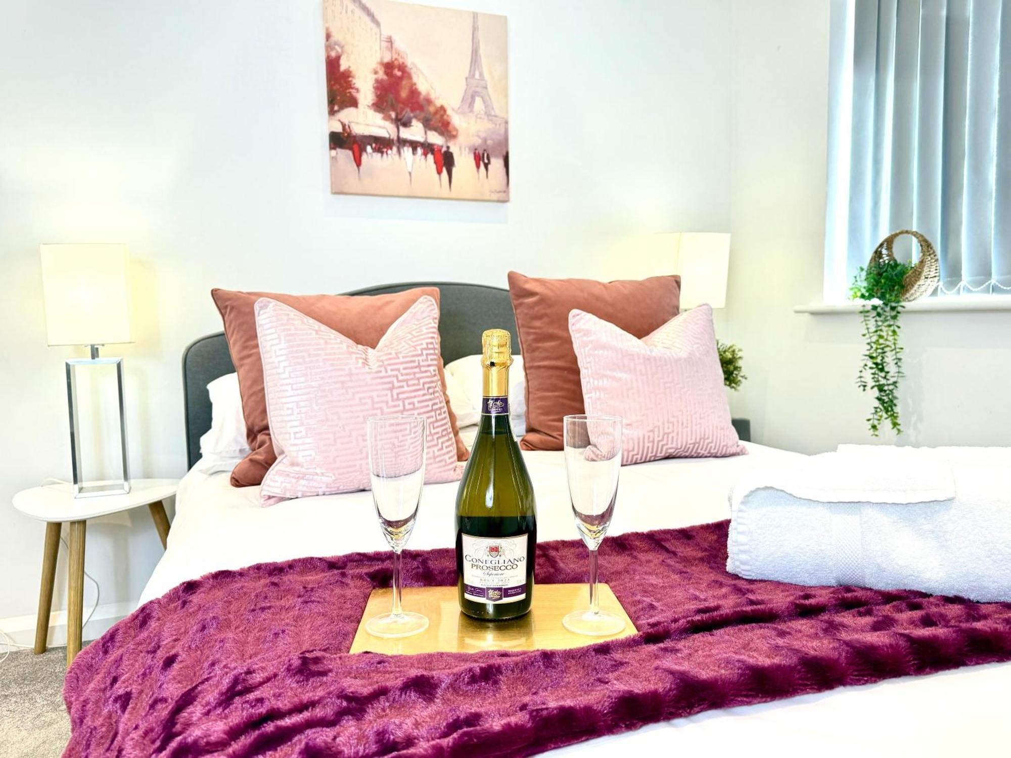 Hazel 1-Bedroom Cousy Flat, Parking, Wifi, Prime Location, Close To Blenheim Palace & Oxford Kidlington Esterno foto