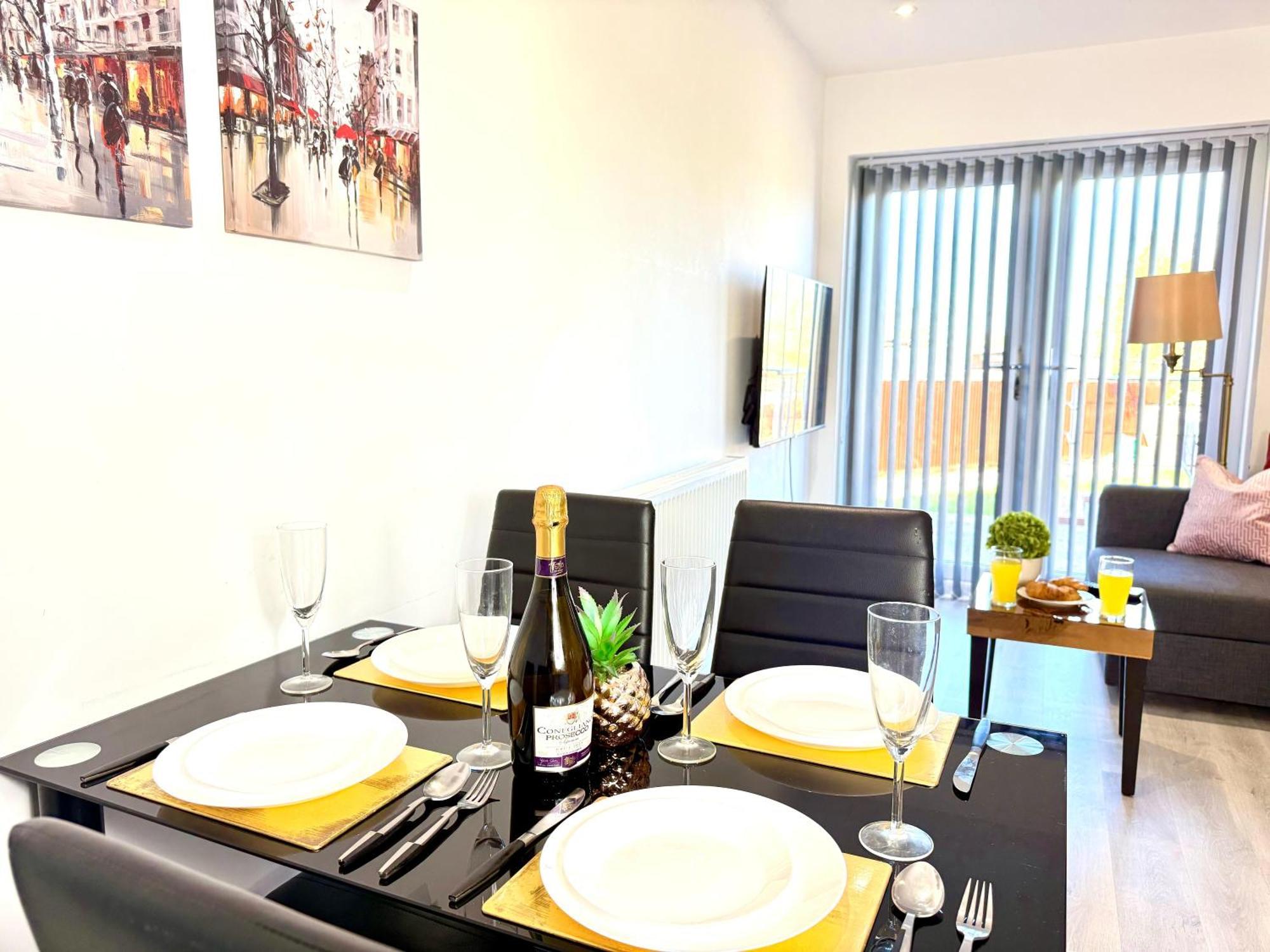 Hazel 1-Bedroom Cousy Flat, Parking, Wifi, Prime Location, Close To Blenheim Palace & Oxford Kidlington Esterno foto