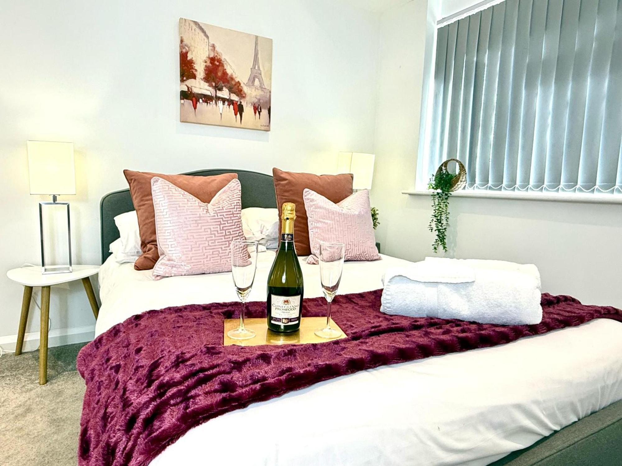 Hazel 1-Bedroom Cousy Flat, Parking, Wifi, Prime Location, Close To Blenheim Palace & Oxford Kidlington Esterno foto