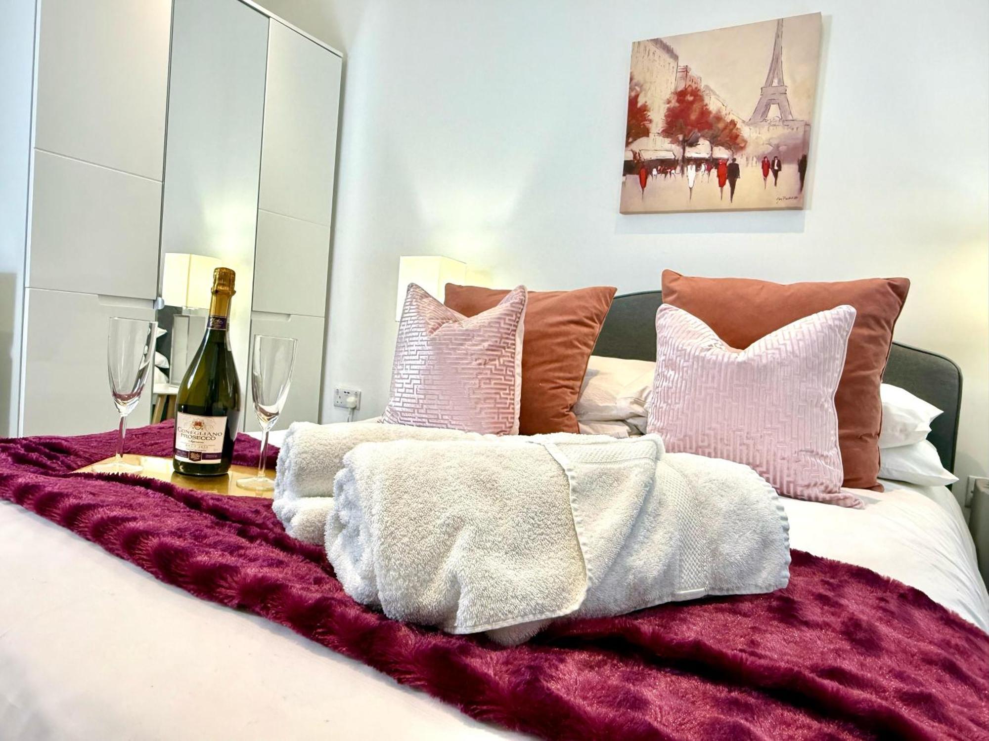 Hazel 1-Bedroom Cousy Flat, Parking, Wifi, Prime Location, Close To Blenheim Palace & Oxford Kidlington Esterno foto